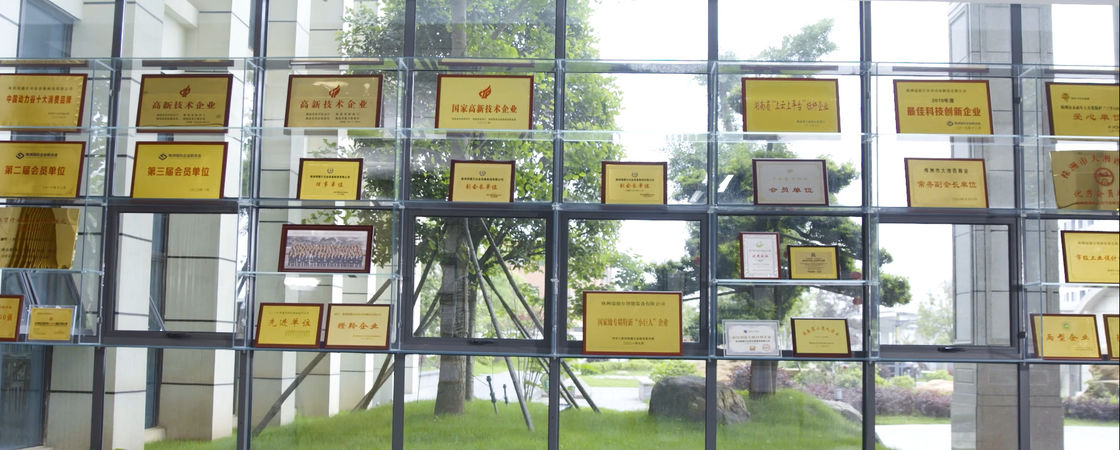 Wytrzymały piec próżniowy wysokotemperaturowy do dużych obciążeń 50-2500 kg i próżni granicznej 3,67*10-3 Pa