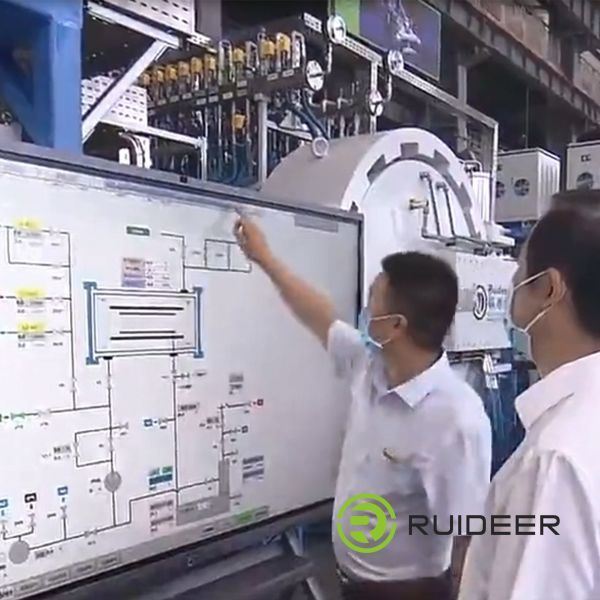 Piec próżniowy wysokiej próżni z certyfikatem ISO CE dla trójfazowego systemu pięcioprzewodowego 380V 50HZ Zasilanie sterowania Maks. temperatura 1600C